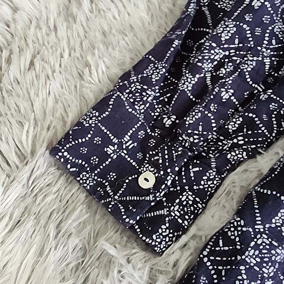 Carve Designs L Indigo Geo Print Shirt — Raw-Edge Hem, Long Sleeve, Button Front - Picture 4 of 7